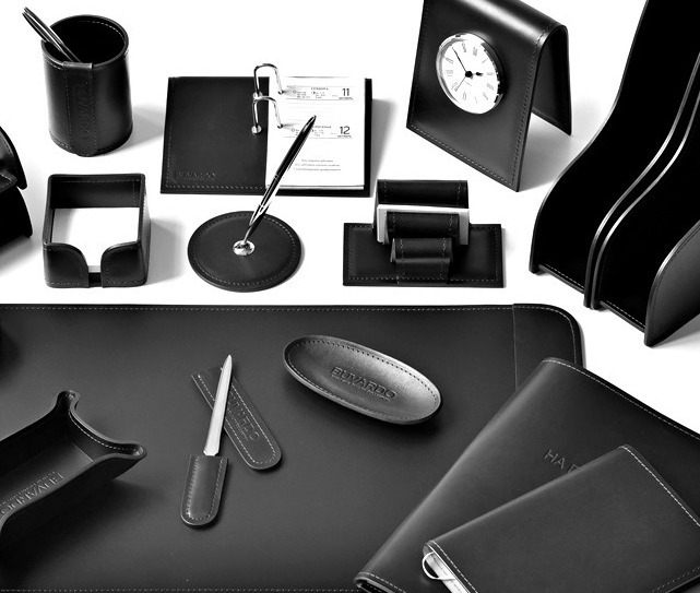 офисный набор дорогой кожаный набор руководителя на стол черный